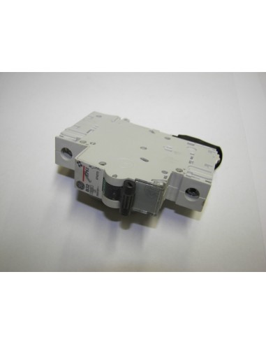 General Electric 674270 B32amp 1 pole...