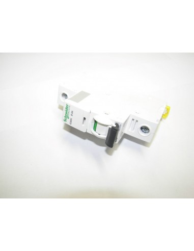 Schneider A9F53106 iC60H B6amp 1 Pole...