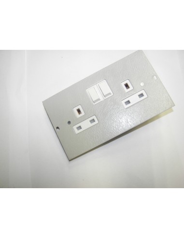 Electrak CR022 Switched 2 gang socket