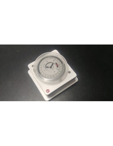 Niglon GPT24MF/LED 24hr Timeclock 16amp