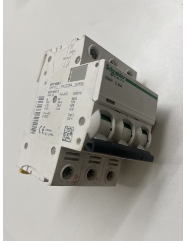 Schneider A9F54340 IC60H 3 pole...